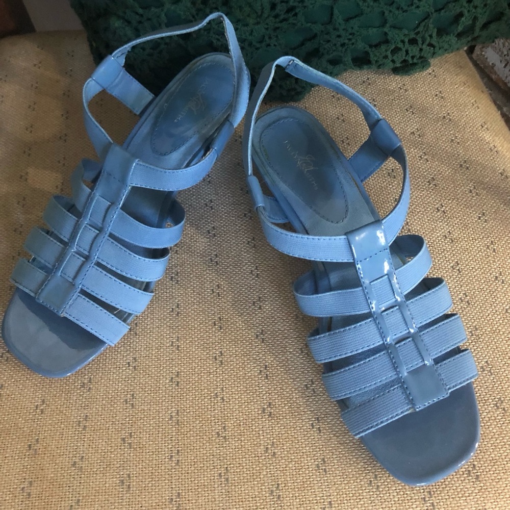 Jaclyn Smith Powder Blue Pump Sandals Size 6